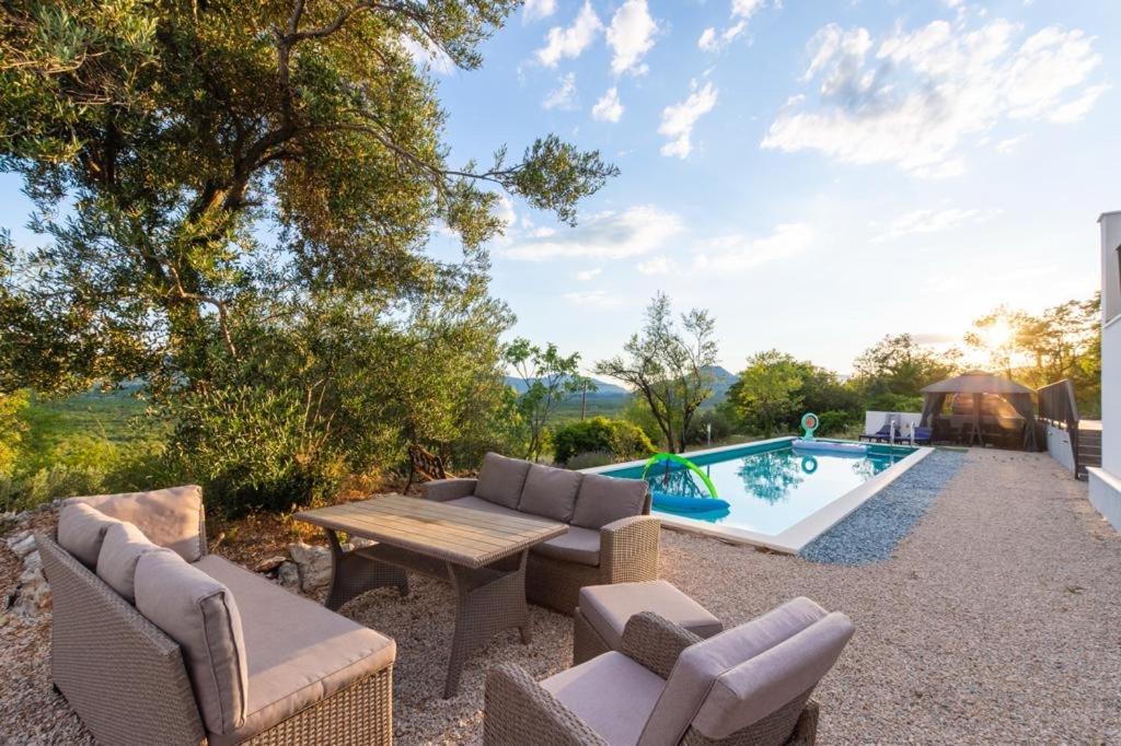 La Finca Olivetree Katuni 外观 照片